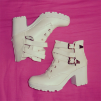 boots white.png