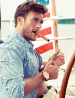 Scott-Eastwood-pour-le-Town-Country-Magazine_portrait_w858.jpg