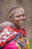 24853127-maasai-femme-portant-b-b.jpg